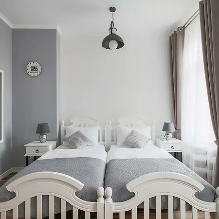 Living Apartment *