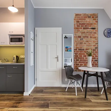 Apartment Living *